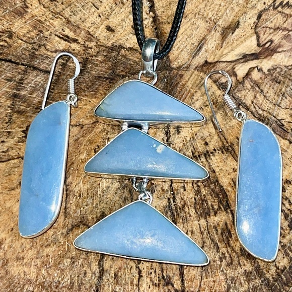 Blue Anhydrite Angelite Pendant & Earrings - Picture 3 of 10